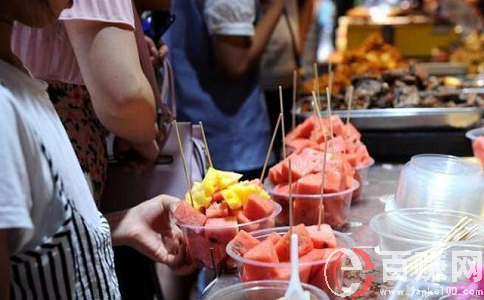 夏天摆地摊卖什么好?降暑降温是主线！ 第1张